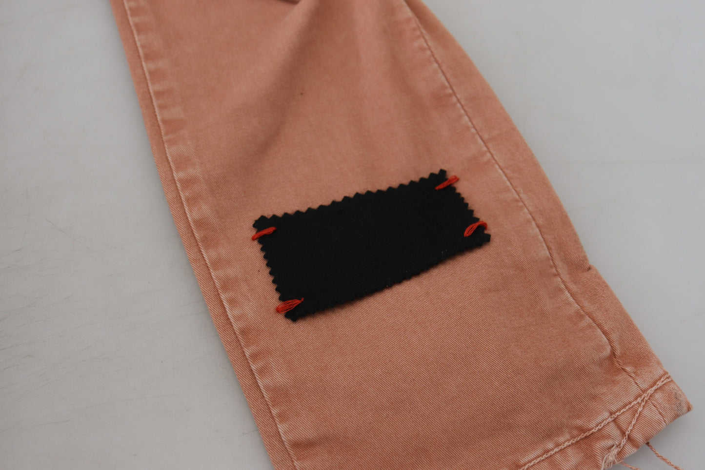 Hlače Acht Chic Slim Fit iz bombaža