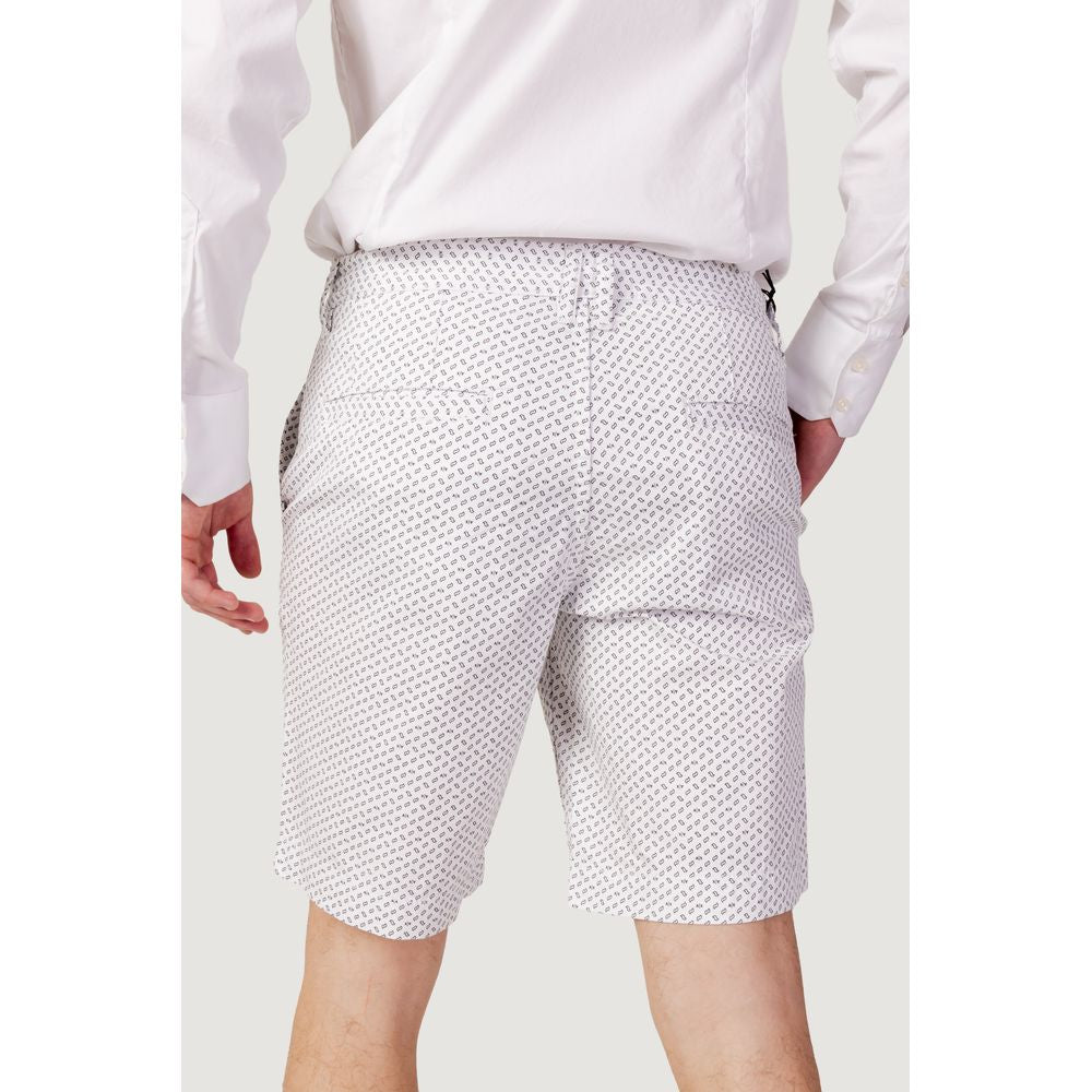 Armani Exchange Bele bombažne kratke hlače