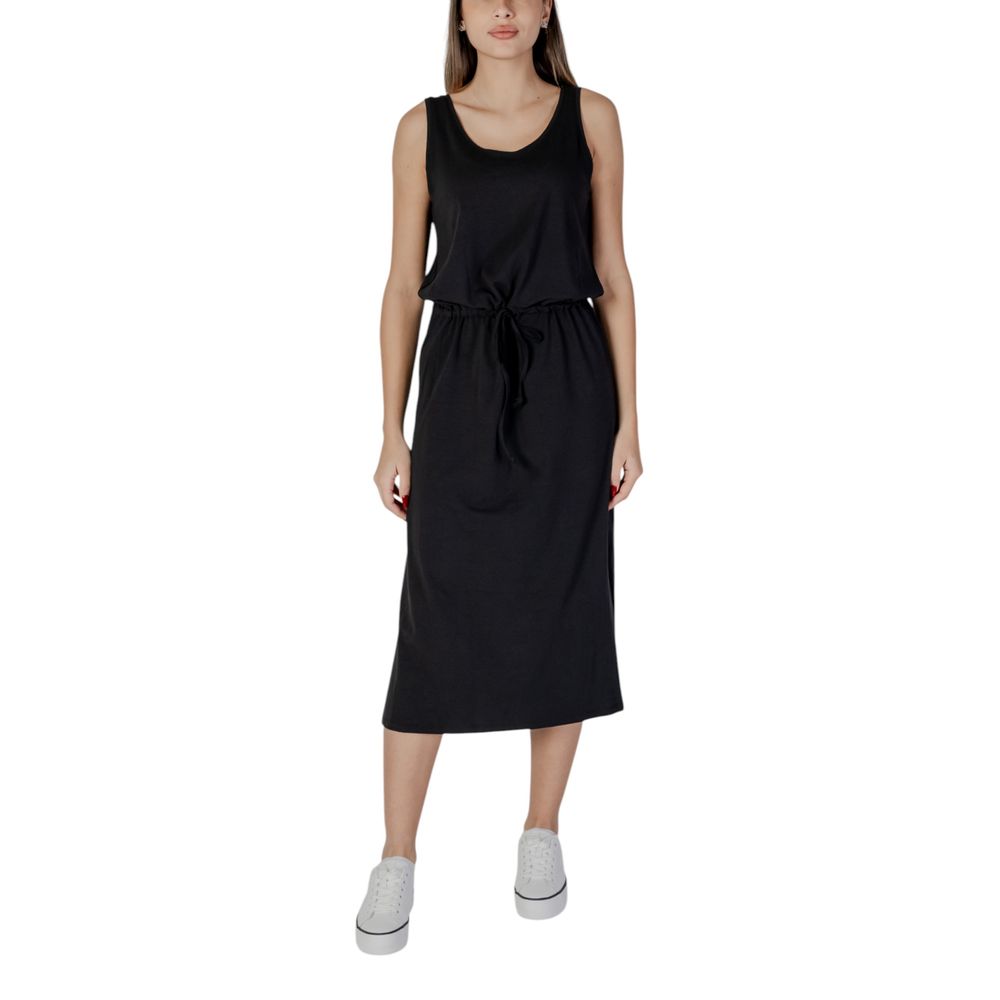 B.Young Black Cotton Long