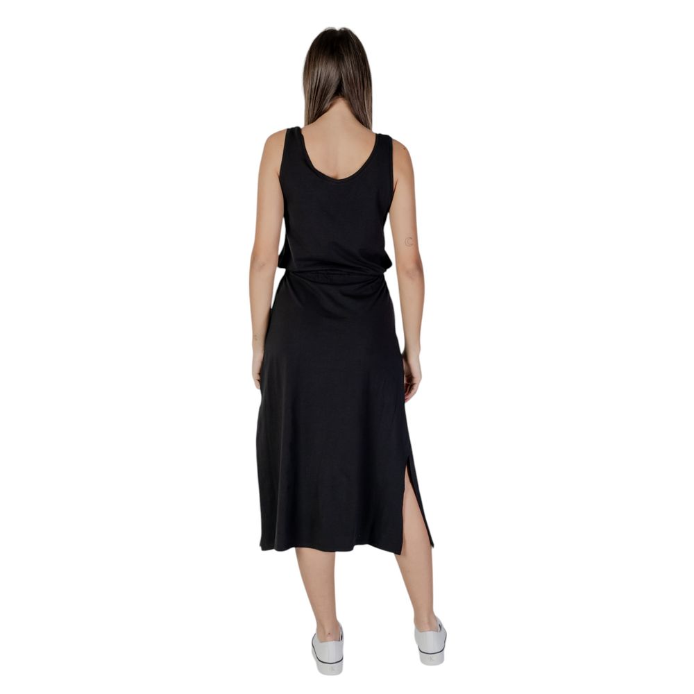 B.Young Black Cotton Long