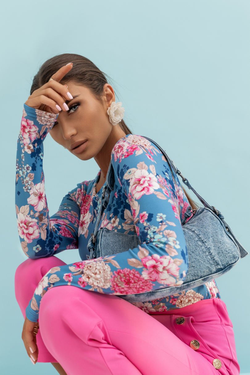 SHIRA bluza z dolgimi rokavi - modre cvetlice