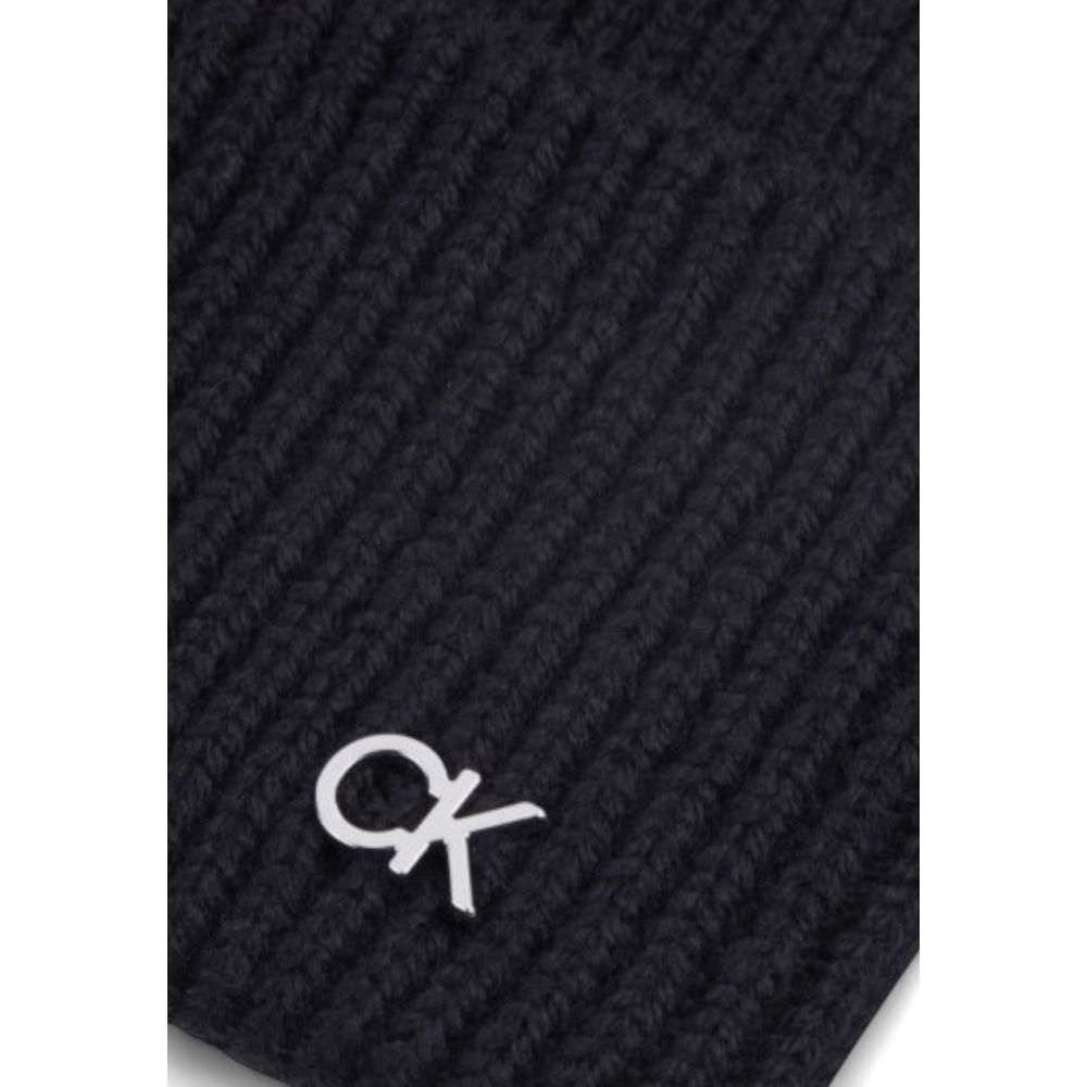 Črna volnena kapa (baseball klobuk)