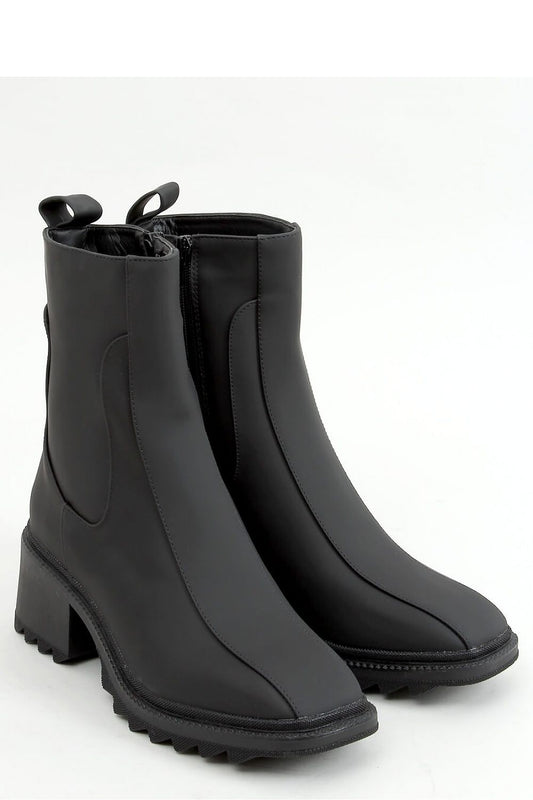  Škornji s peto model 157794 Inello 